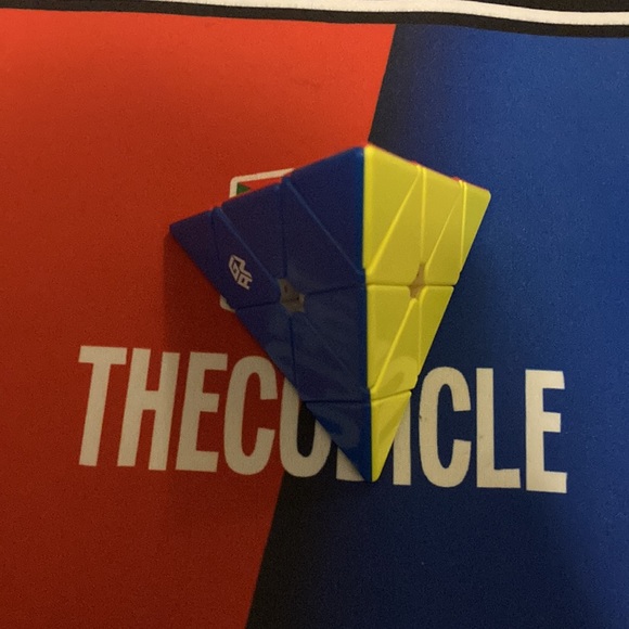 GAN Pyraminx Magnetic Speed Cube - Picture 2 of 2